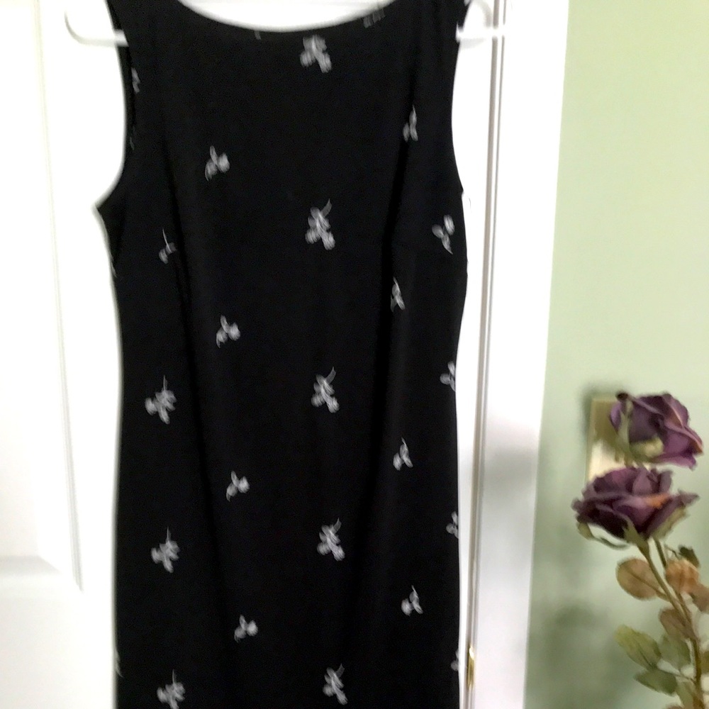 B. Moss white floral “crew top” sheath dress